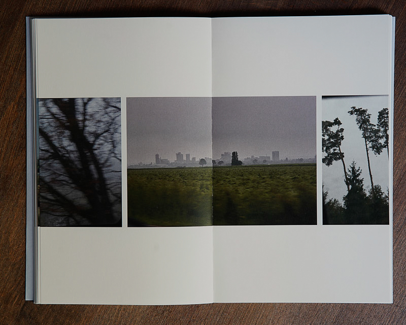 Reprodution Nein, wir stehen! Der Bahnhof fährt.